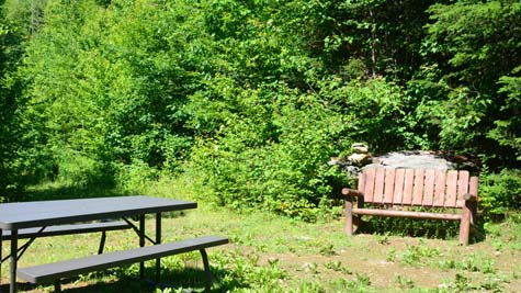 Picnic area near the tipi